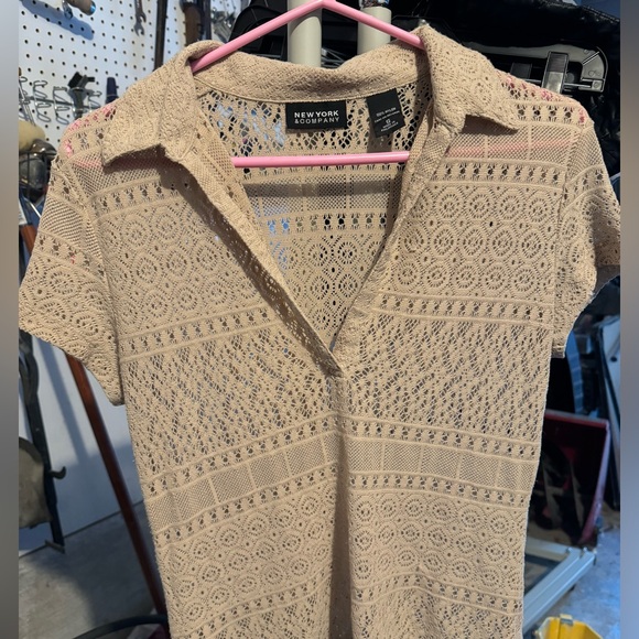 Cute summer top - Picture 1 of 3